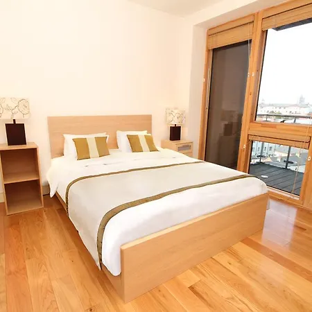 Apartment Heart Of City: Sleeps 6 *